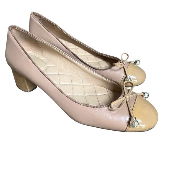 Michael Kors Beige Tan Gia Block Heel Pump Size 8 Bow Cap Toe Patent - Picture 1 of 12